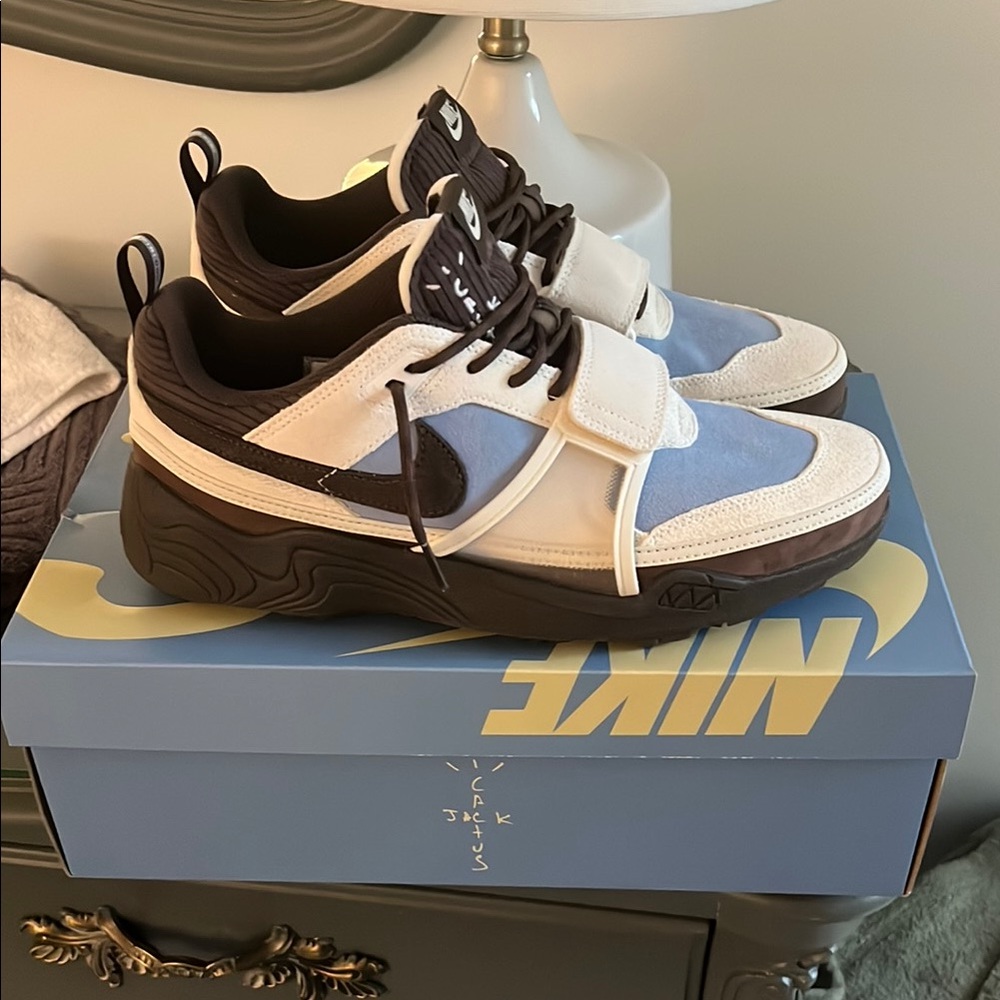 Nike Travis Scott